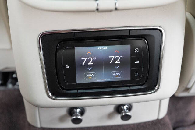 2017 Bentley Bentayga 36