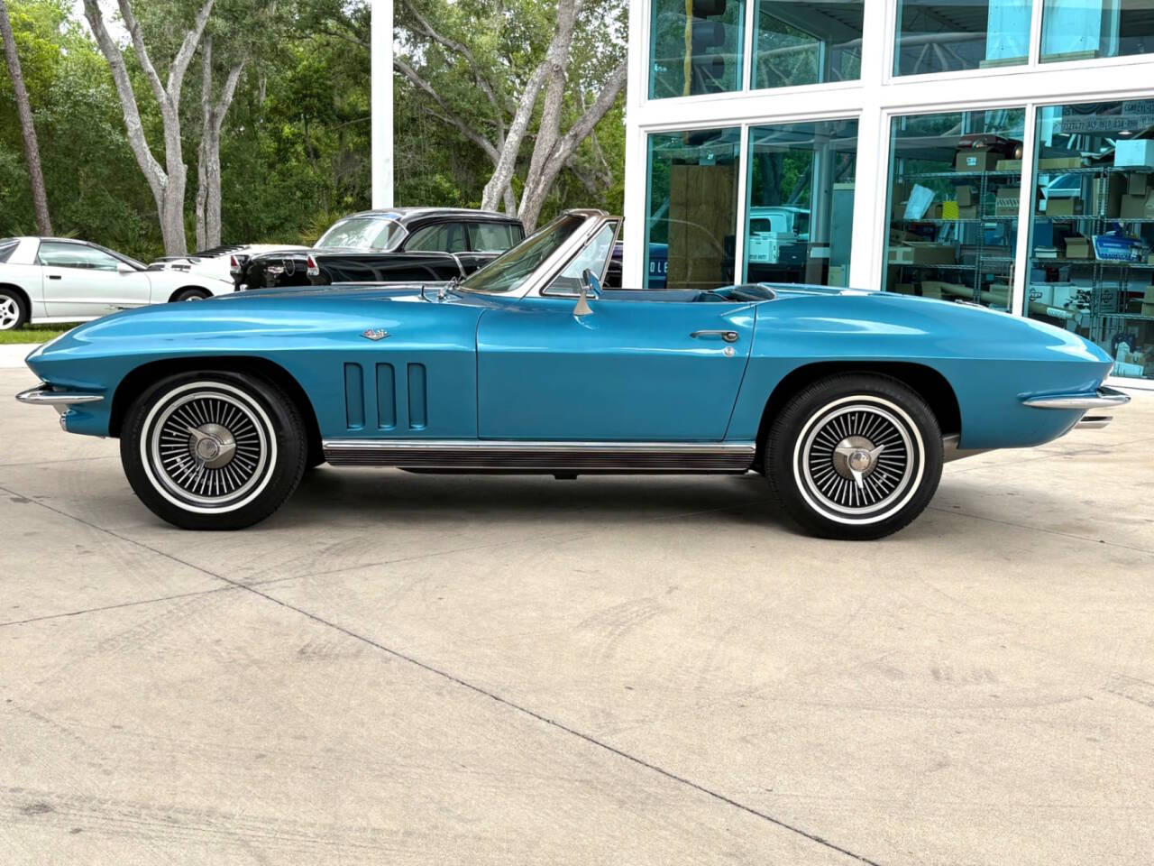 1966 Chevrolet Corvette 11