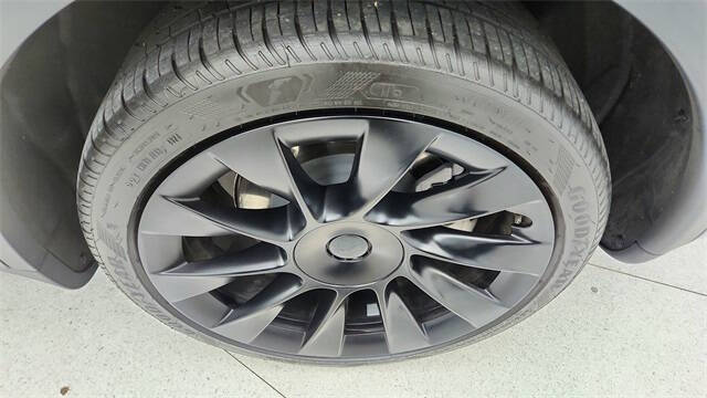 2025 Tesla Model Y Long Range