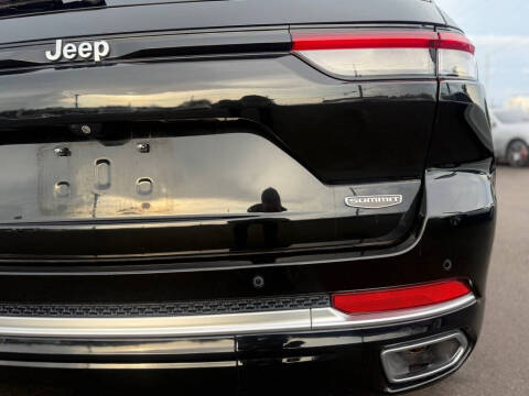 2022 Jeep Grand Cherokee Summit