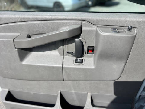 2023 Chevrolet Express 2500