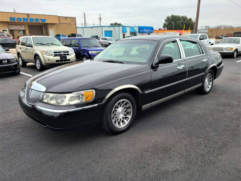 2001 Lincoln Town Car for sale at Image Auto Sales in Dallas TX