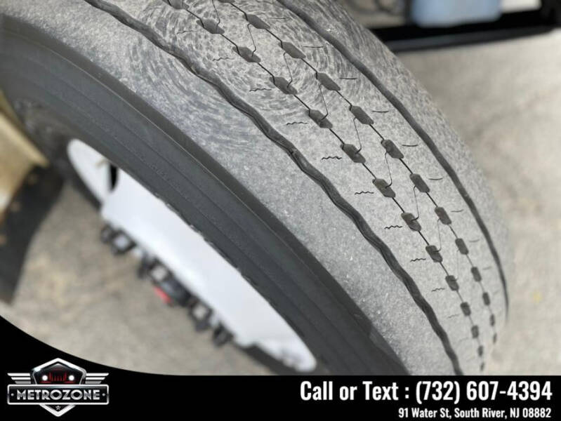 2011 Freightliner M2 106