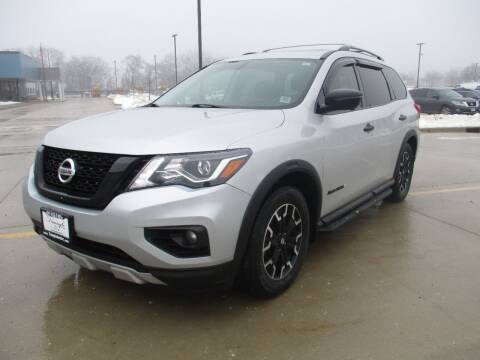 2019 Nissan Pathfinder for sale at Triangle Auto Sales in Elgin IL