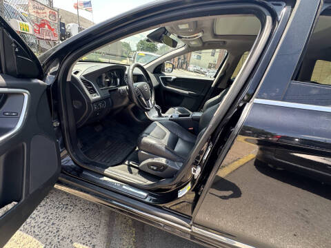 2017 Volvo XC60 T6 Dynamic