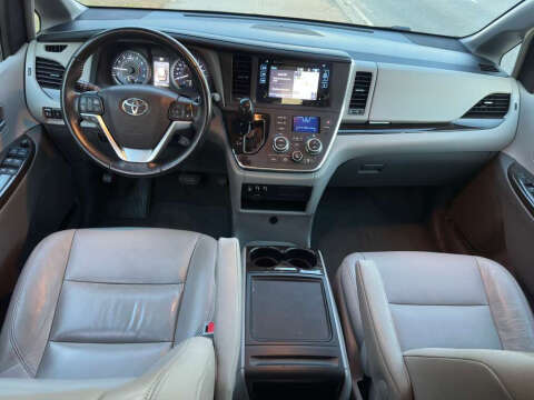 2015 Toyota Sienna XLE 7-Passenger