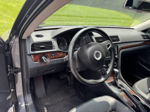 2013 Volkswagen Passat SEL PZEV