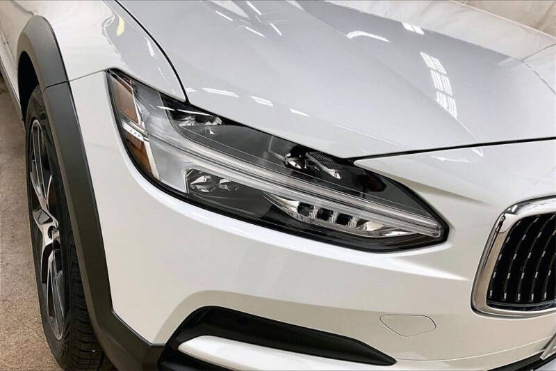 2020 Volvo V90 Cross Country T6