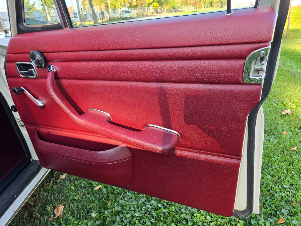 1972 Mercedes-Benz 220 151