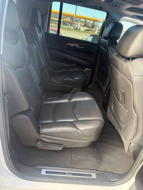 2017 Cadillac Escalade ESV Luxury