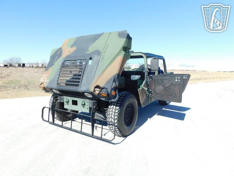 2002 AM General M1123