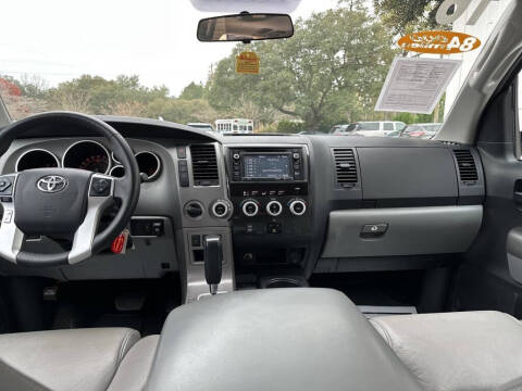 2016 Toyota Sequoia SR5