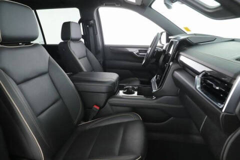 2025 GMC Yukon Elevation