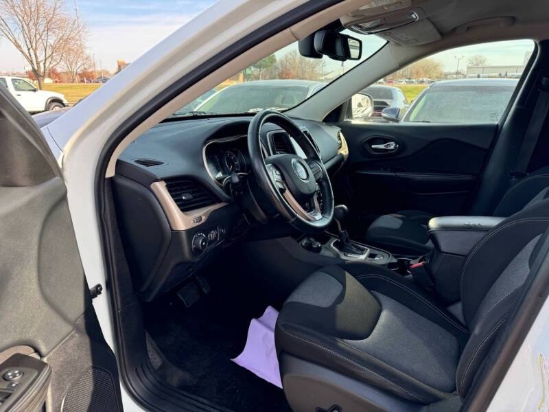 2014 Jeep Cherokee Latitude photo 11