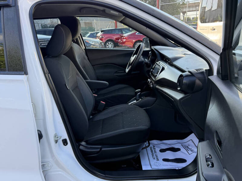 2020 Nissan Kicks S