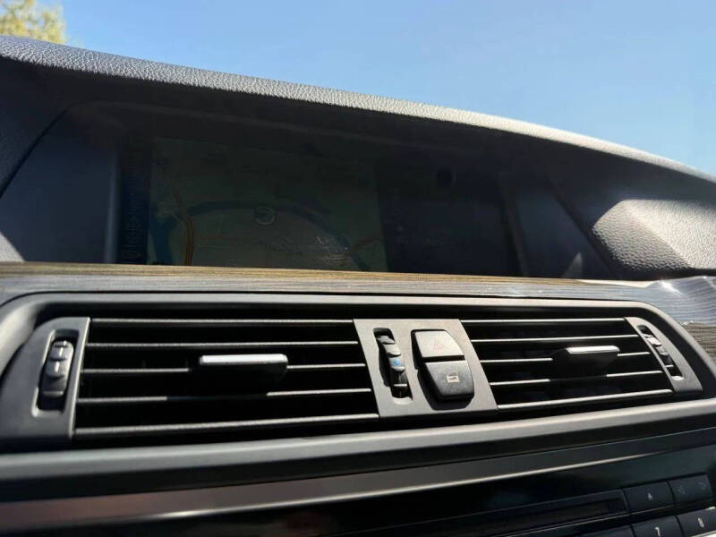 2013 BMW 5 Series 528i