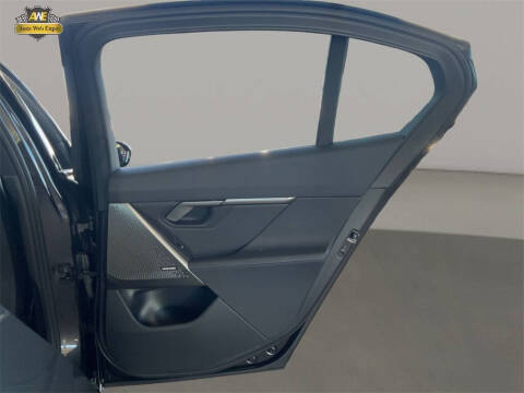 2025 BMW 5 Series 530i