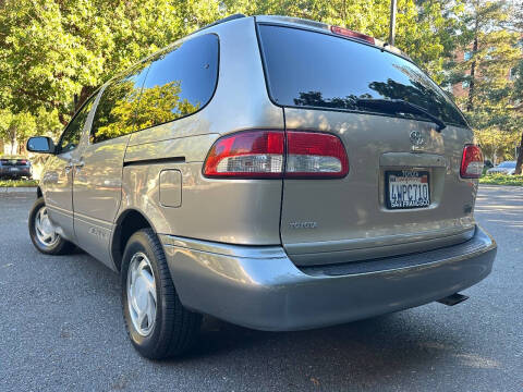 2002 Toyota Sienna LE