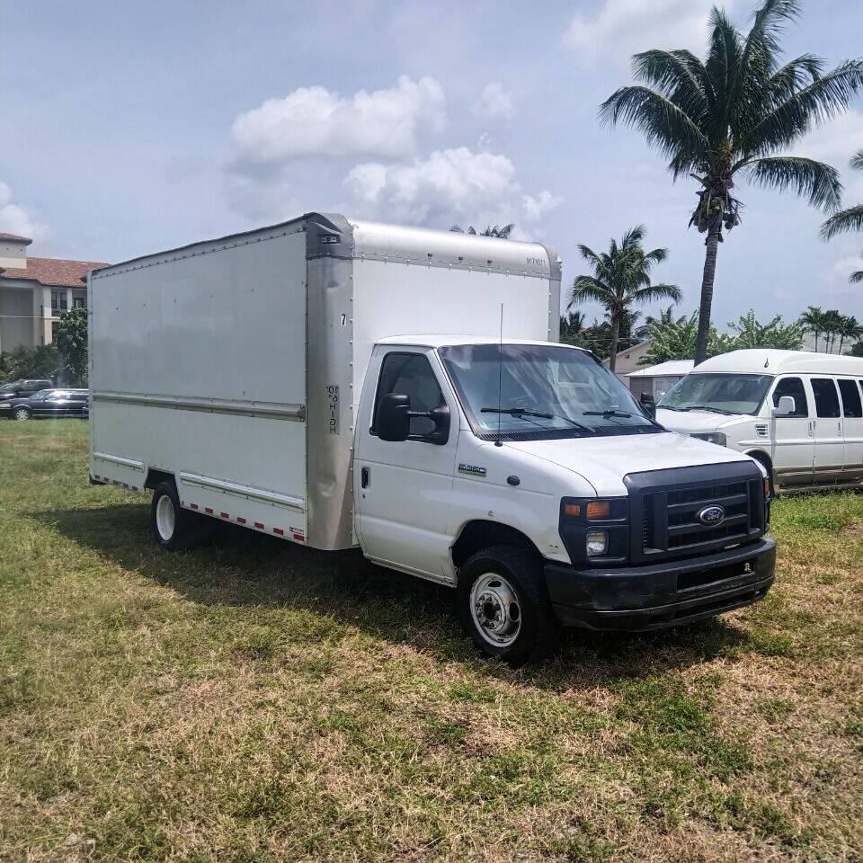 2015 Ford E-Series Box Truck - $11,500