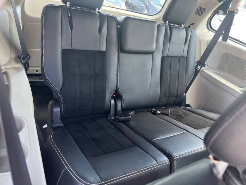 2016 Dodge Grand Caravan SXT Plus