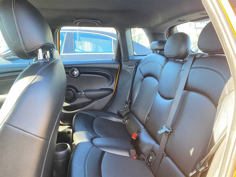 2017 MINI Hardtop 4 Door Cooper