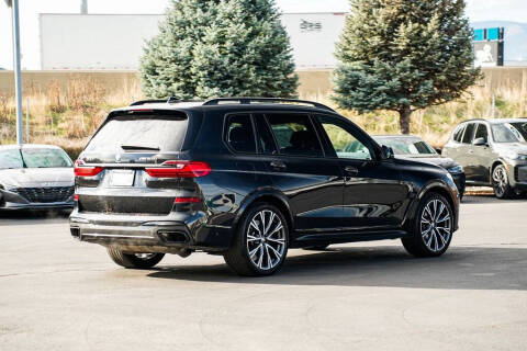 2022 BMW X7 M50i