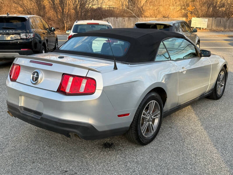 2012 Ford Mustang V6 Premium photo 5