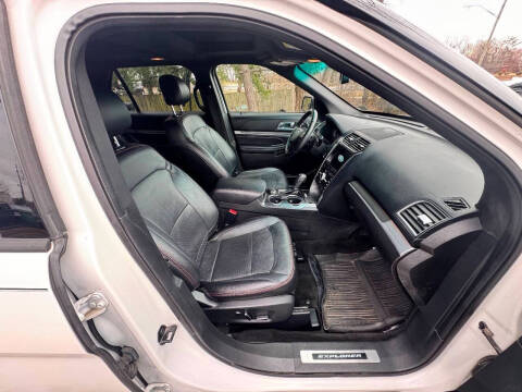 2017 Ford Explorer Sport