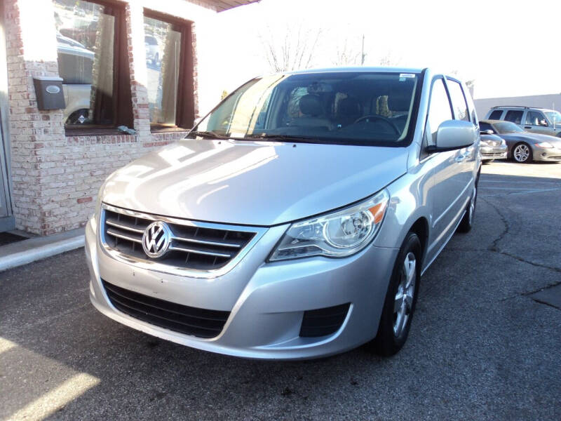 2010 Volkswagen Routan SE