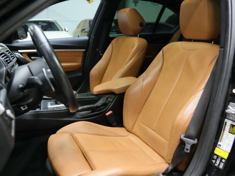 2018 BMW 3 Series 330i xDrive