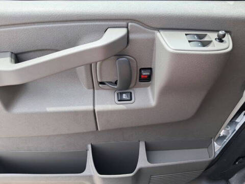 2025 Chevrolet Express 3500