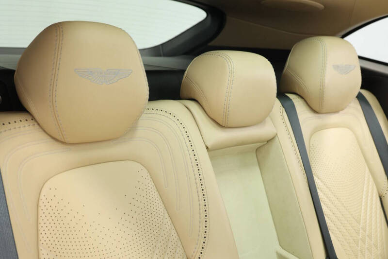 2021 Aston Martin DBX