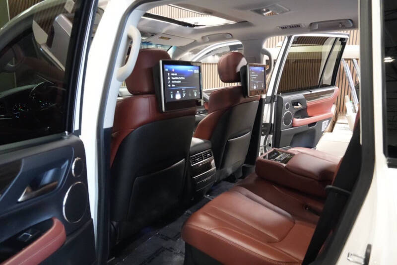 2016 Lexus LX 570