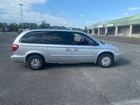 2007 Chrysler Town and Country for sale at BT Mobility LLC in Wrightstown NJ