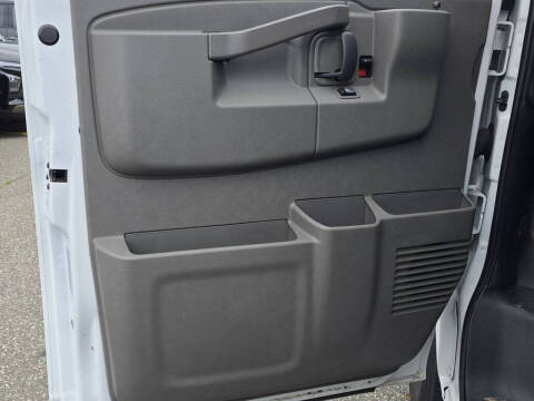 2023 Chevrolet Express 2500