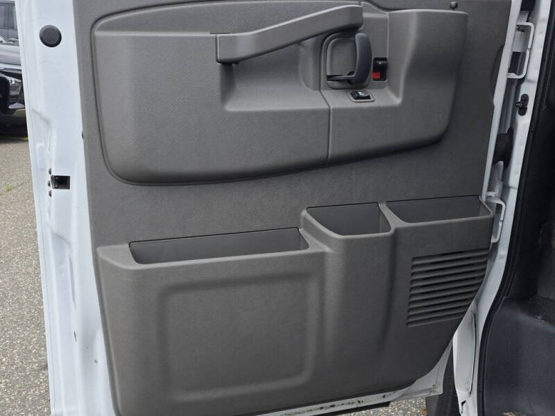 2023 Chevrolet Express 2500