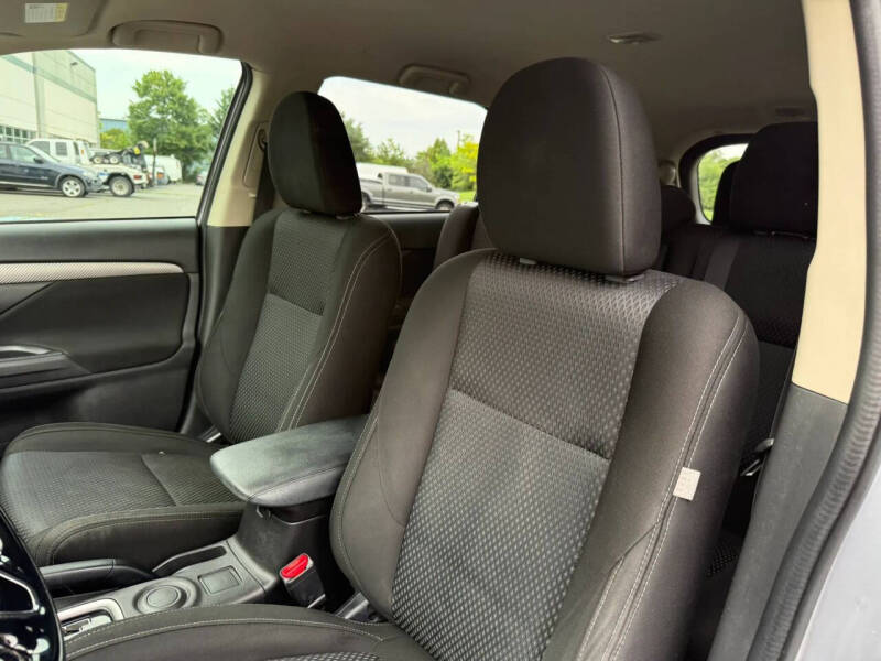 2016 Mitsubishi Outlander ES