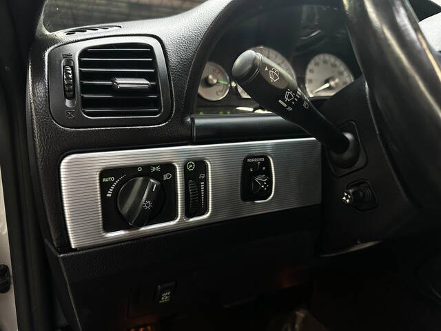 2004 Ford Thunderbird Deluxe