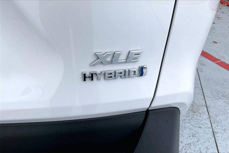 2023 Toyota RAV4 Hybrid XLE Premium