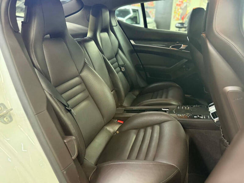 2016 Porsche Panamera GTS