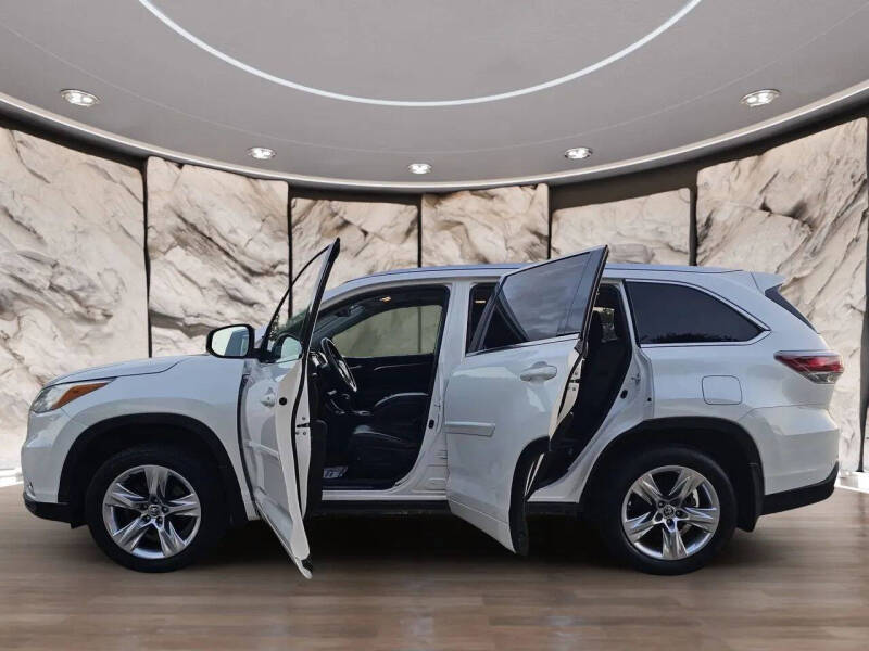 2016 Toyota Highlander