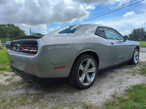 2017 Dodge Challenger SXT