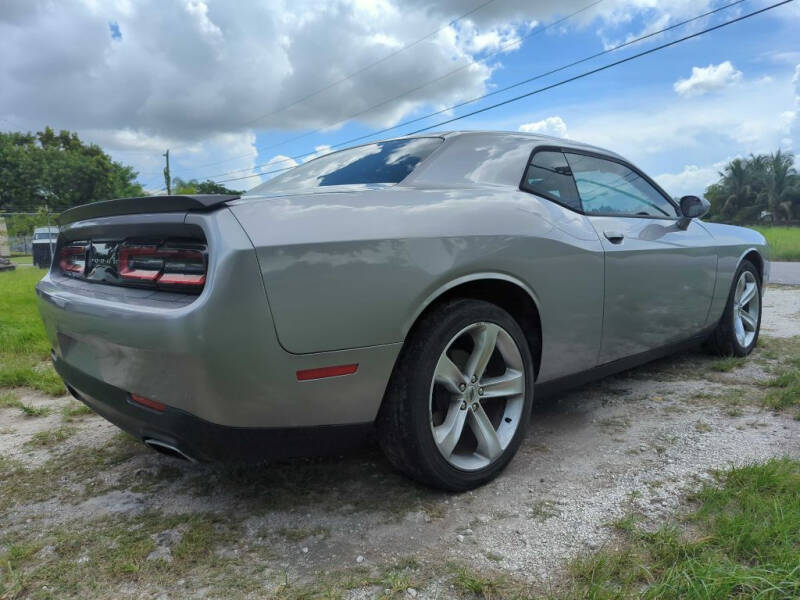 2017 Dodge Challenger SXT