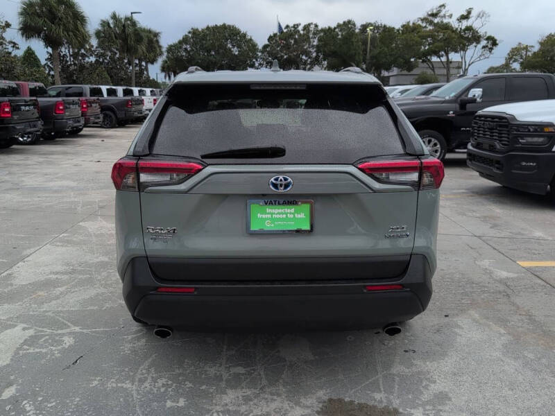 2022 Toyota RAV4 Hybrid XLE