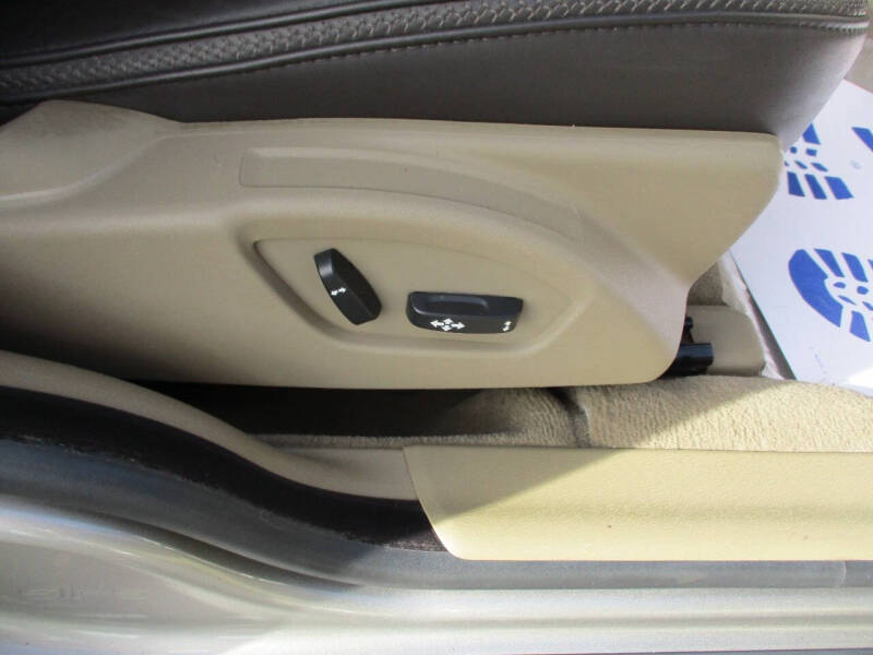 2012 Volvo XC70 T6 Premier Plus