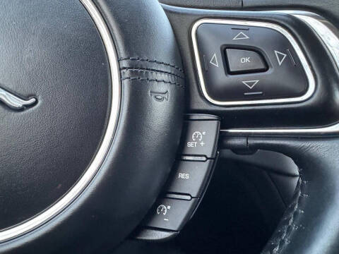 2016 Jaguar XJ R-Sport