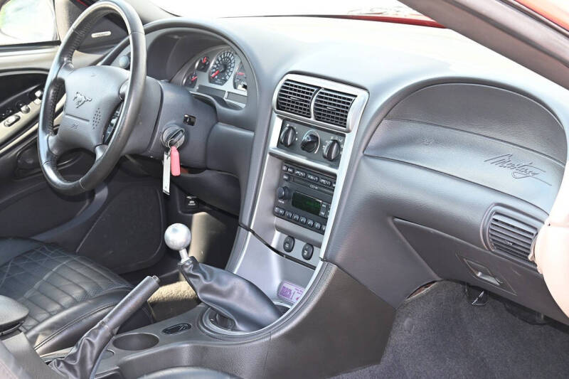 2004 Ford Mustang Mach 1 Premium