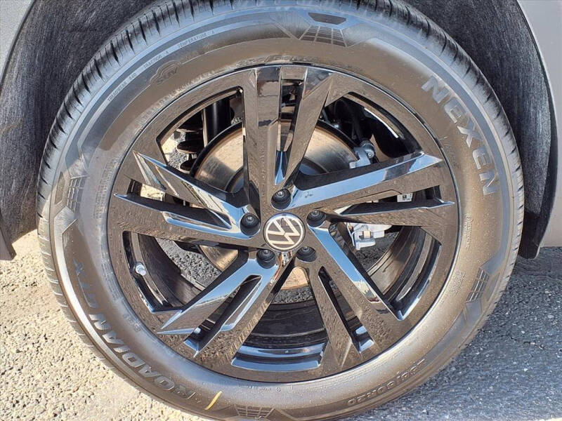 2026 Volkswagen Atlas Cross Sport SEL R-Line Black 4Motion