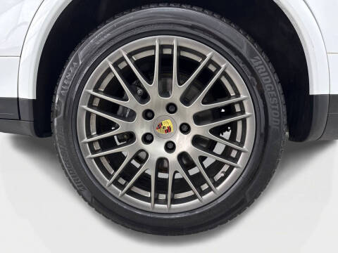 2018 Porsche Cayenne Platinum Edition