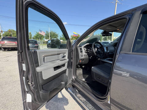 2017 RAM 1500 SLT